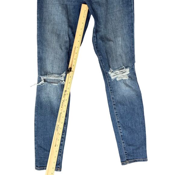 Good American Good Waist Blue Medium Wash Distressed Snake Pocket B322 sz 2 / 26 - Picture 3 of 9